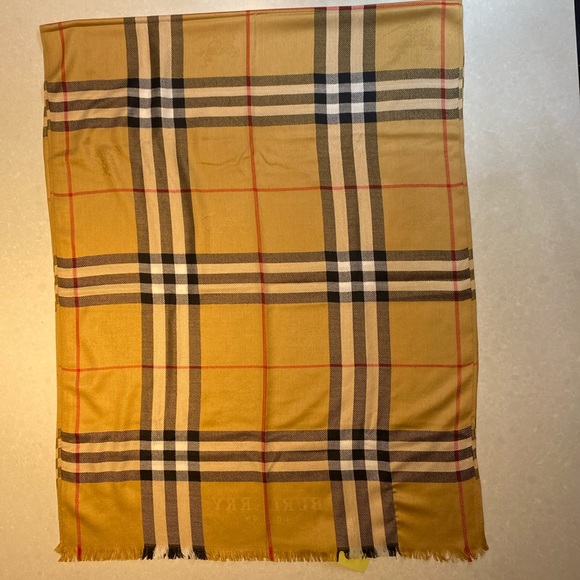 New Burberry Reversible EKD lightvweight Cashmere Scarf beige with tags ⭐️⭐️⭐️⭐️ - Picture 5 of 17